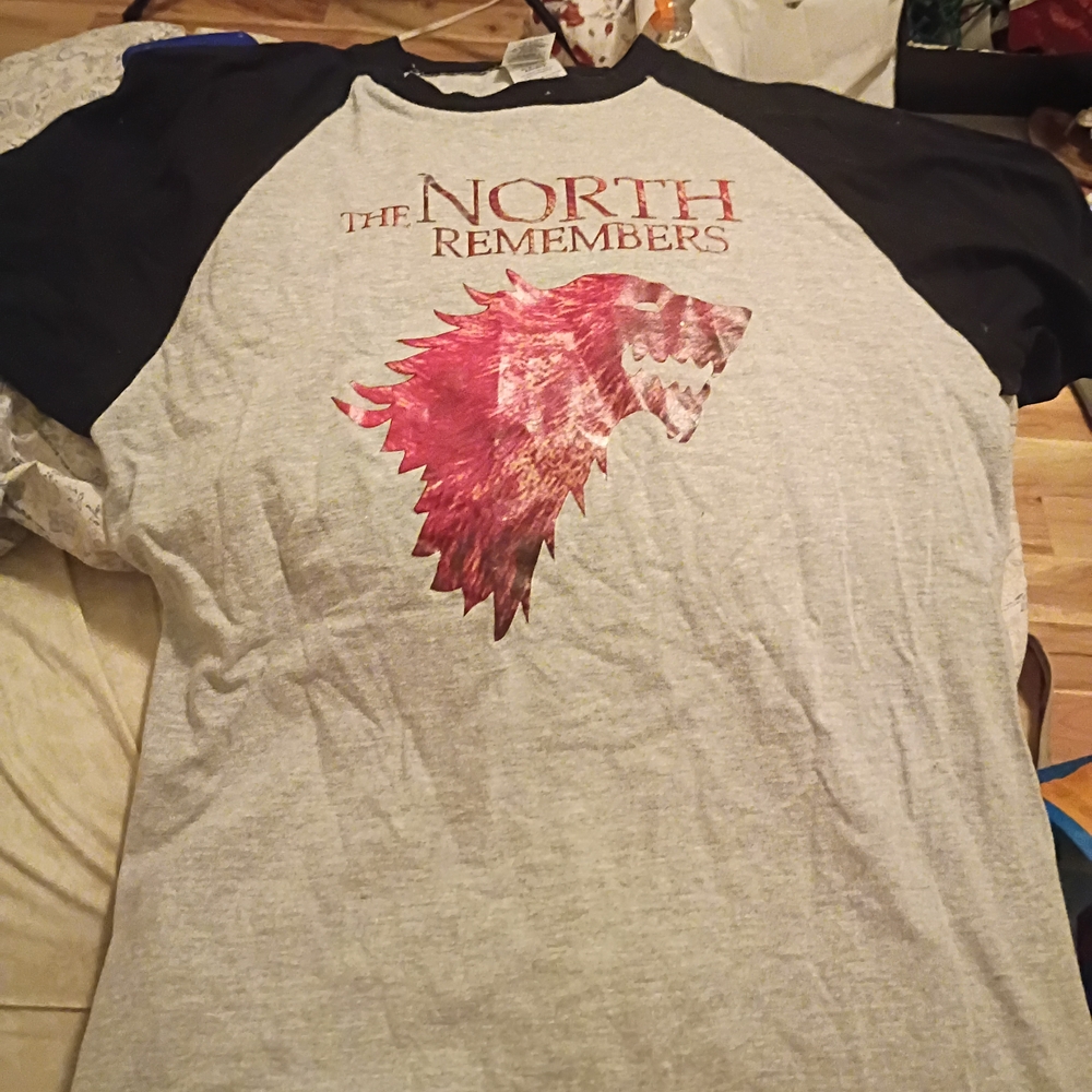 Gildan Gray and Black Graphic Tee - Red Wolf Design